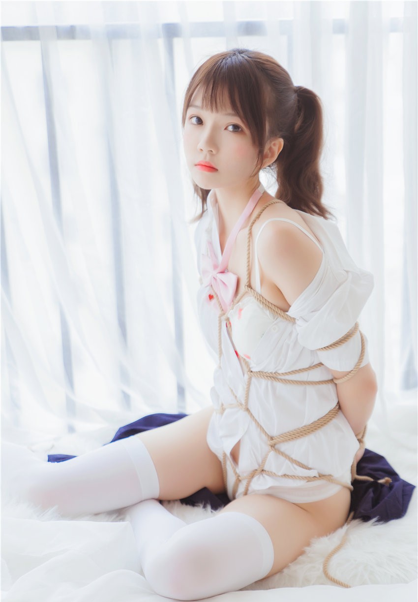 桜桃喵 束缚[51P-686MB]