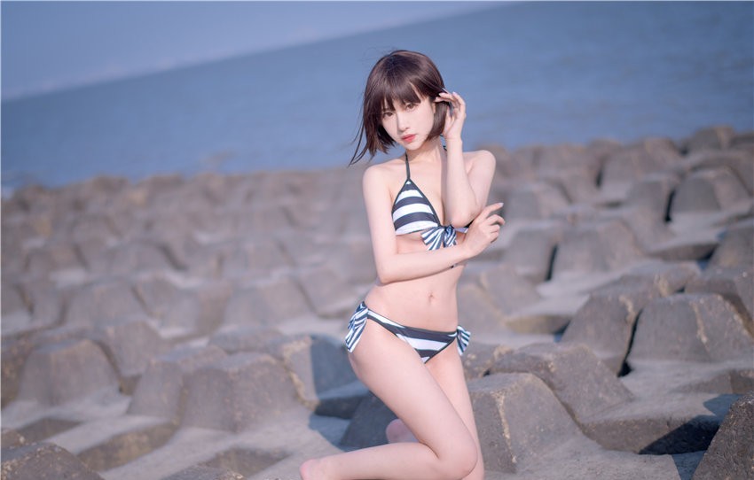 Shika小鹿鹿 家腾惠 泳装 [17P-114MB]