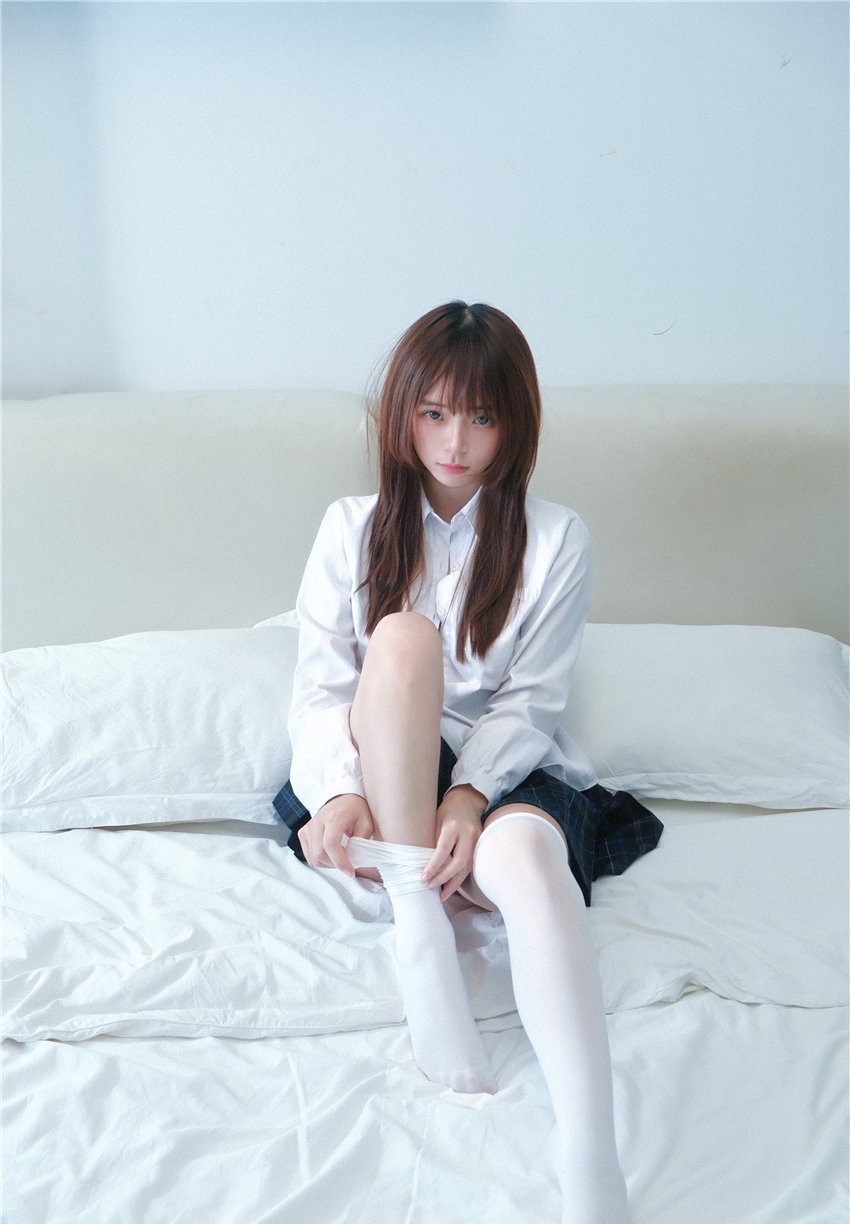 攻弦弦弦 白思JK[15P-182MB]
