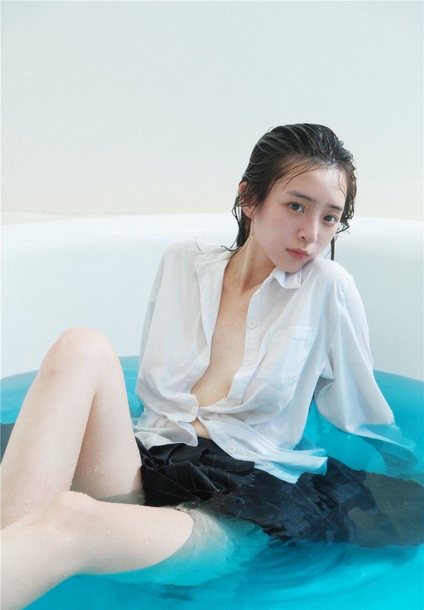 攻弦弦弦 蓝血[18P-240MB]