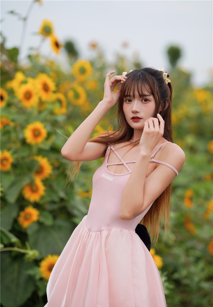 兔子Zzz不吃胡萝卜 蓝调向日葵少女 [28P-316MB]