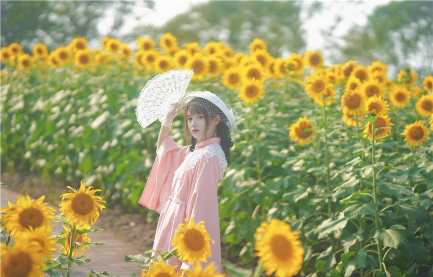 兔子Zzz不吃胡萝卜 向日葵的回忆 [22P-288MB]