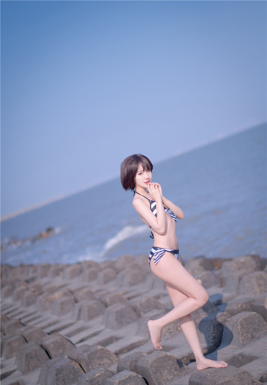 Shika小鹿鹿 家腾惠 泳装 [17P-114MB]