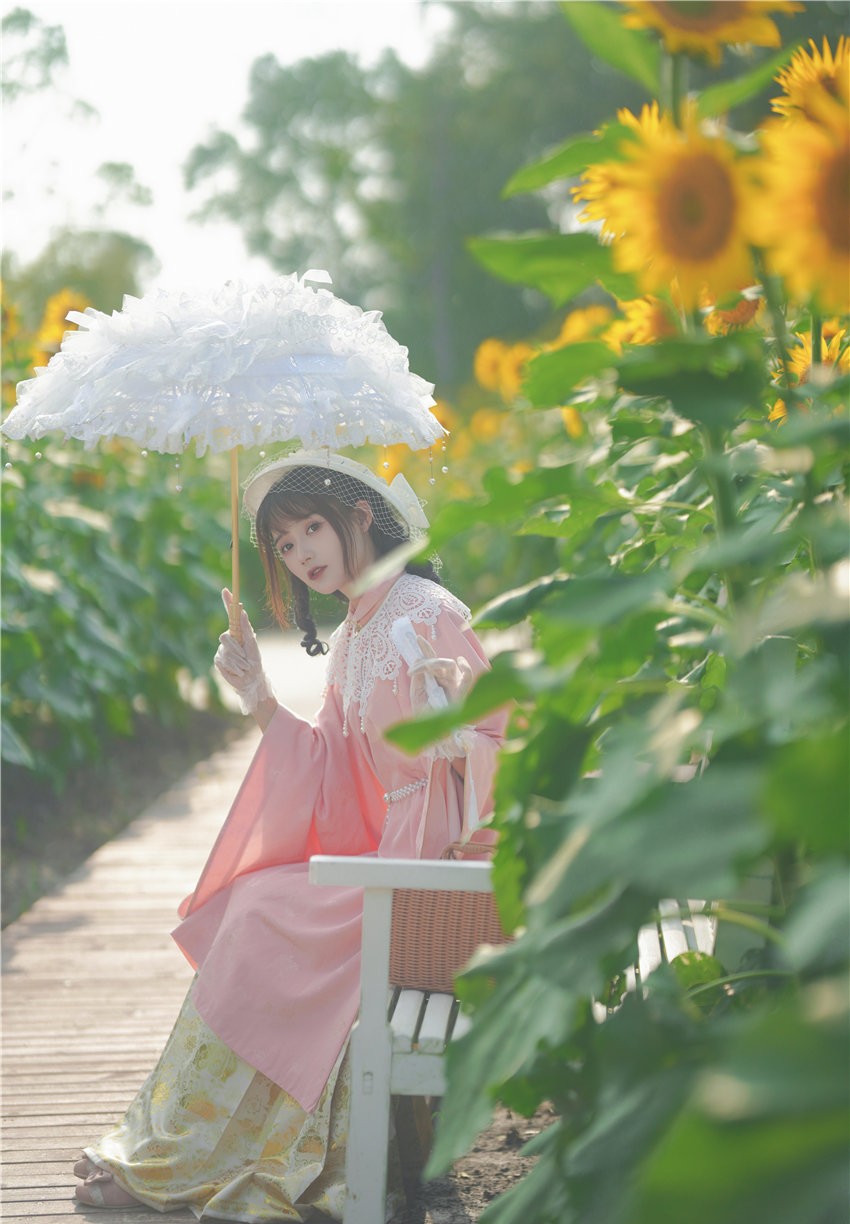 兔子Zzz不吃胡萝卜 向日葵的回忆 [22P-288MB]
