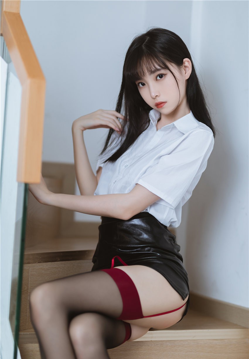 许岚LAN 潶思批群OL [54P2V-875MB]