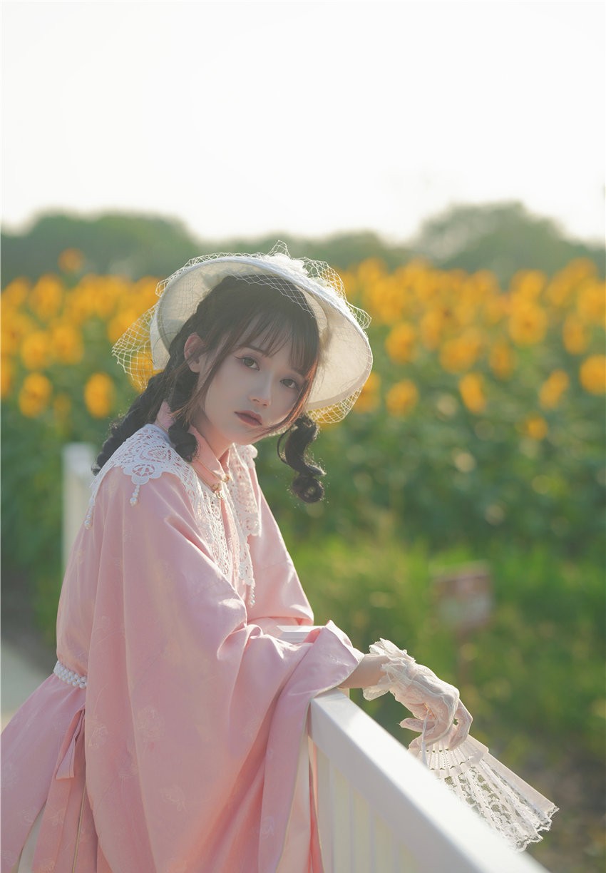 兔子Zzz不吃胡萝卜 向日葵的回忆 [22P-288MB]