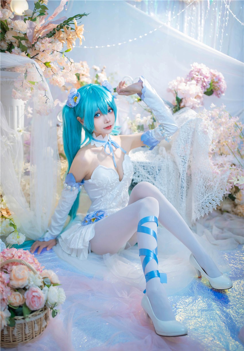艾西Aiwest 初音 粉蝶花[42P-161MB]