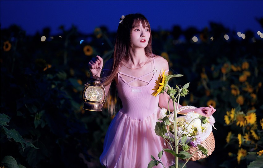 兔子Zzz不吃胡萝卜 蓝调向日葵少女 [28P-316MB]