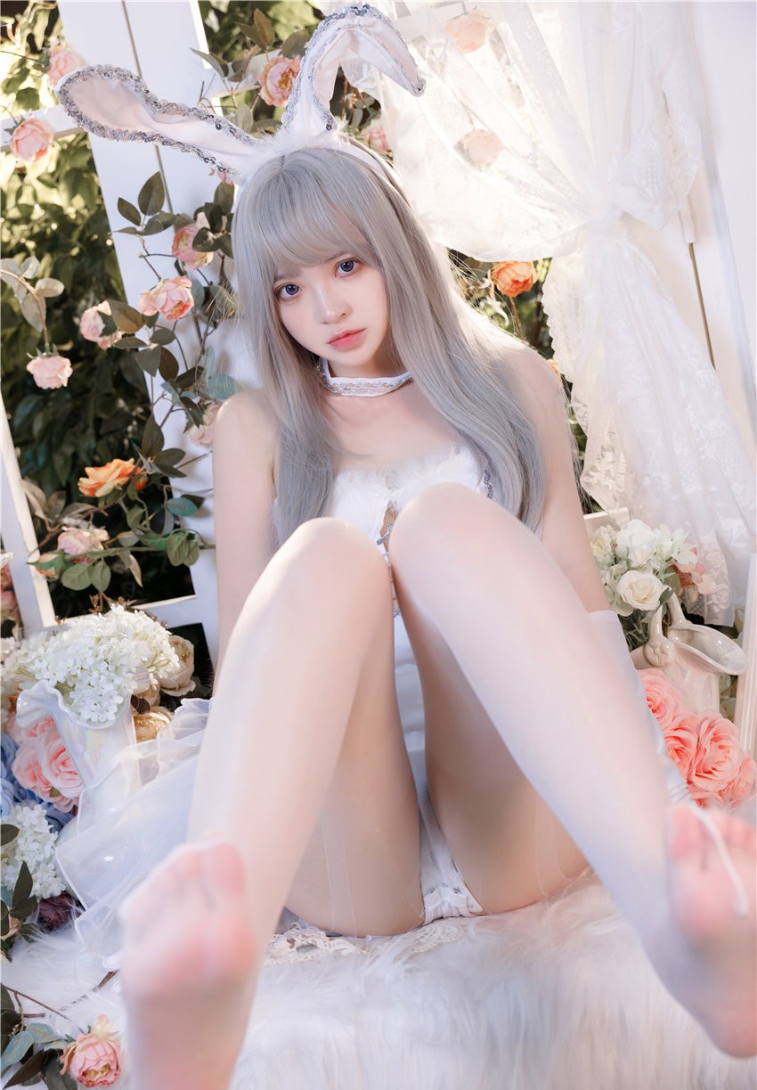 疯猫ss 纯白绒绒兔 [40P2V-1.02GB]