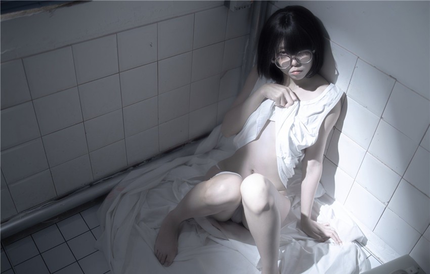 纸悦Etsu_ko 小背心[20P-31M]