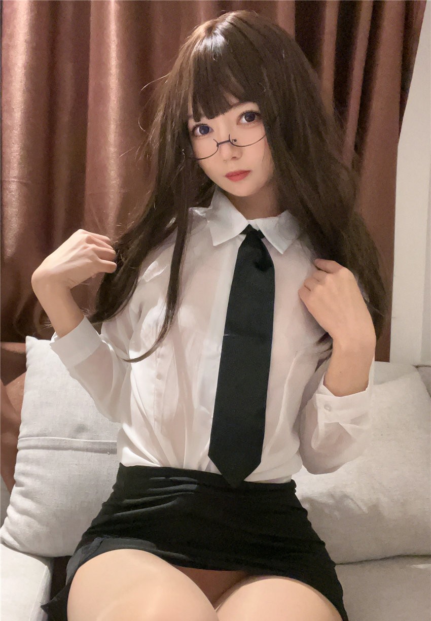 51酱 柔斯眼镜娘 [52P7V-420MB]