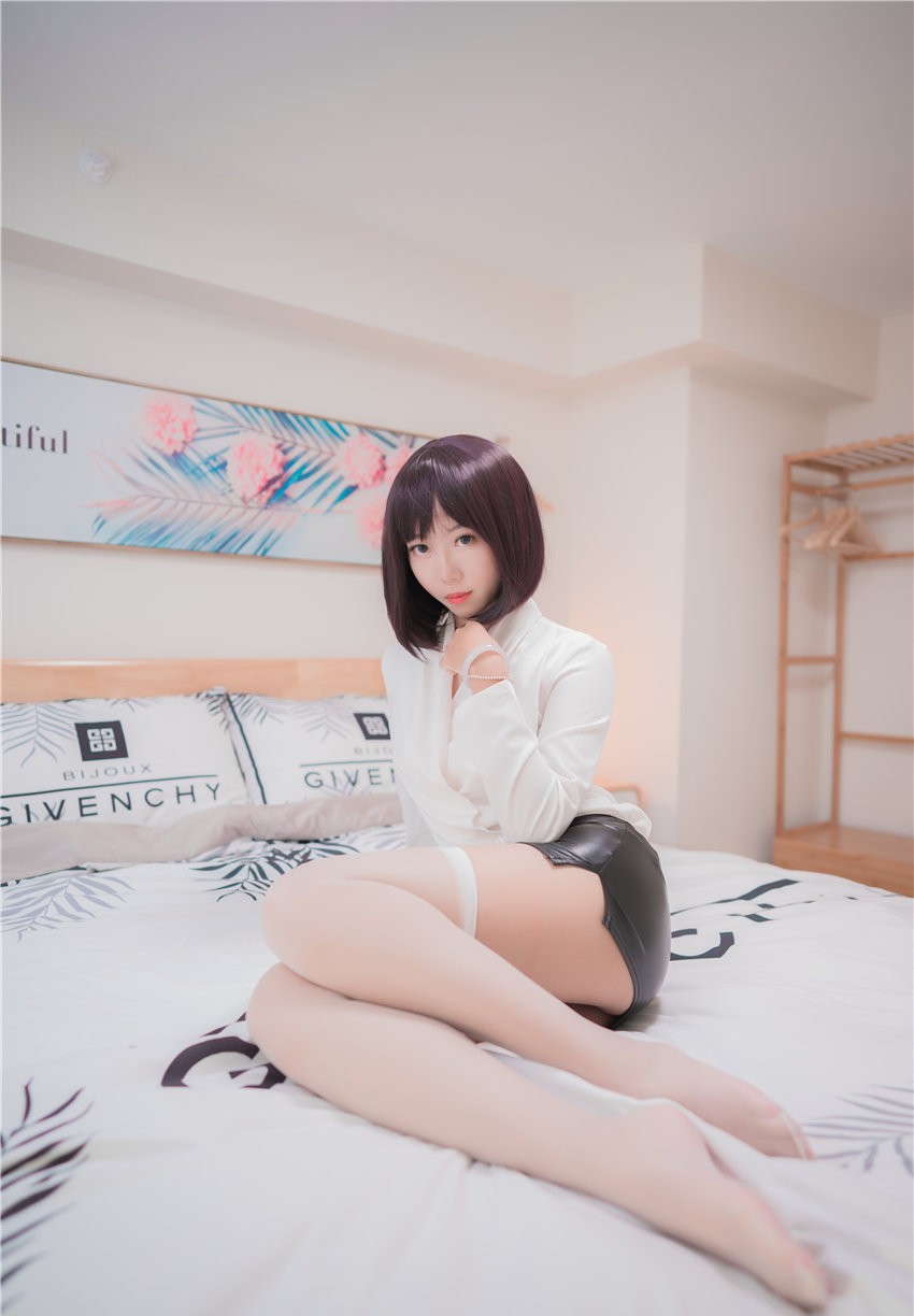 Money冷冷 OL职业套装[46P-151MB]